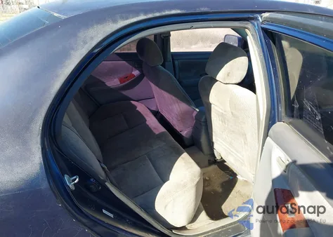 2003 Toyota Corolla Le z USA, uszkodzony, nr VIN 1NXBR32E83Z134613